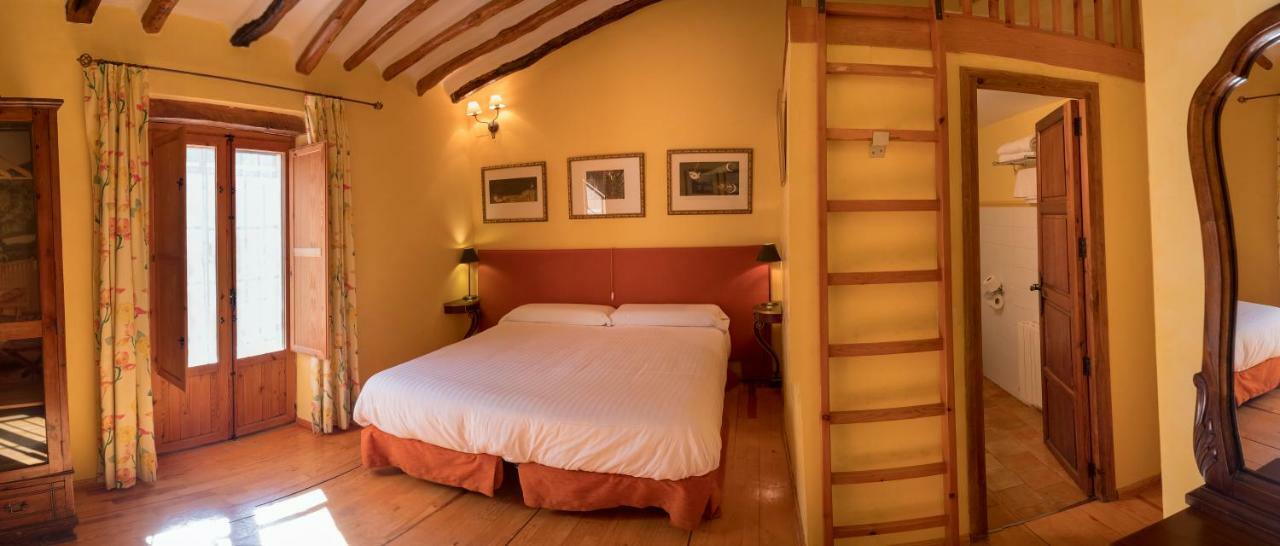 Hotel Rural Mas Fontanelles Biar Luaran gambar